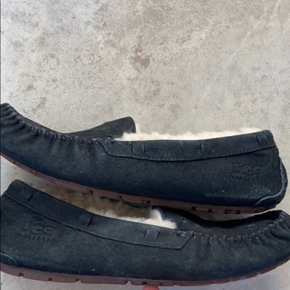 UGG Dakota Suede Slipper - Picture 5 of 10